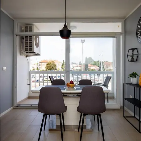 R&b Apartment