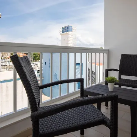 R&b Apartment *